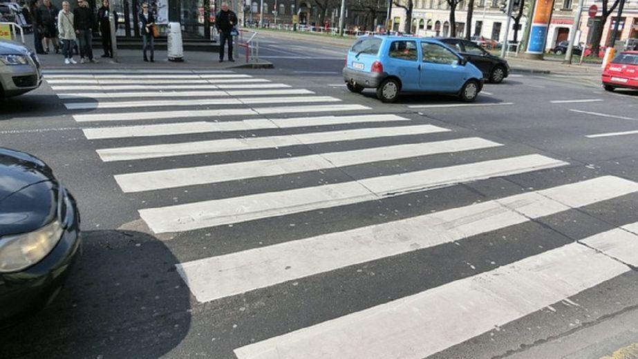 A 25-year-old man was hit by a vehicle while crossing at a zebra crossing in Kryvyi Rih (PHOTO)