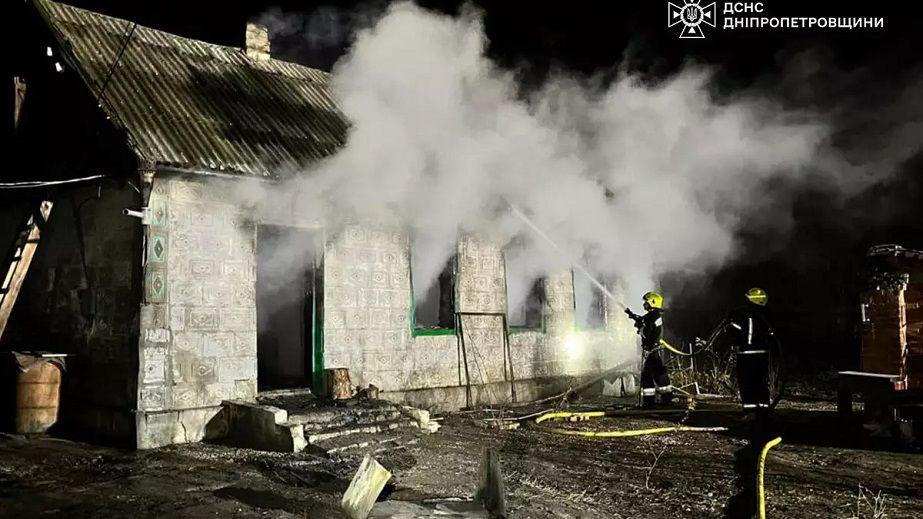 В результате пожара в частном доме под Днепром погибла женщина.